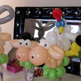 Tiffany the balloon artist