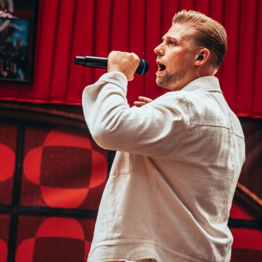 Singer (male) Eindhoven  (NL) 