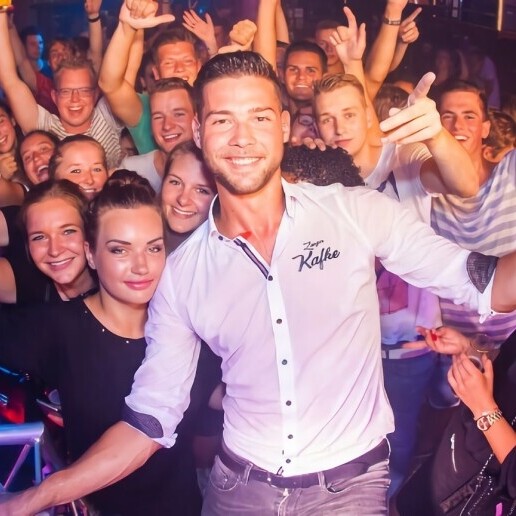 Singer (male) Drunen  (NL) 