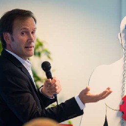 Spreker Veldhoven  (NL) 'Hoofd, Hart én Ballen': Andre Oomen