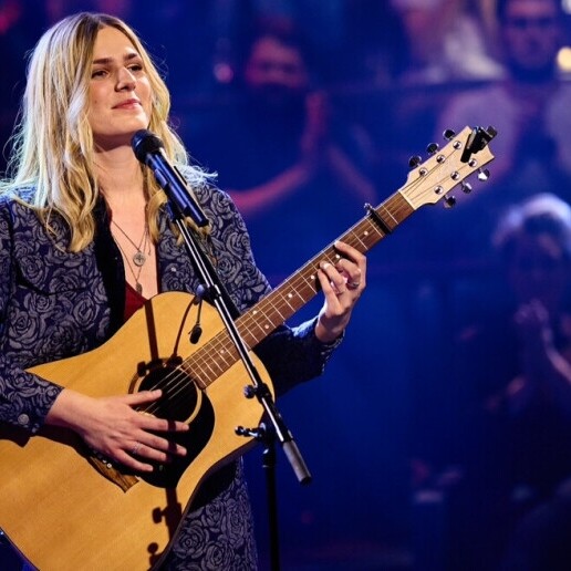 Singer (female) Tilburg  (NL) 