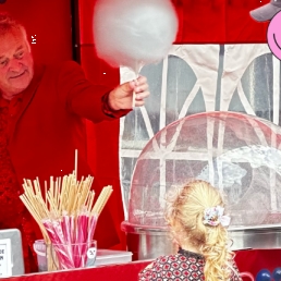 Food truck Hattem  (NL) The red cotton candy tent