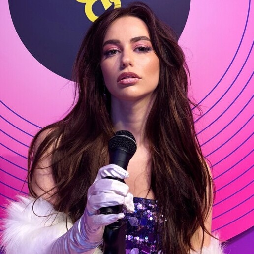 Singer (female) Amersfoort  (NL) 