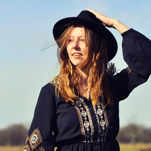 Singer (female) Den Haag  (NL) 