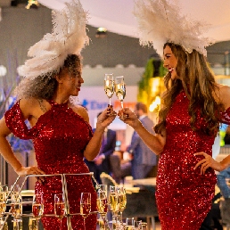 Animatie Beesd  (NL) Champagne jurk - Red diva's