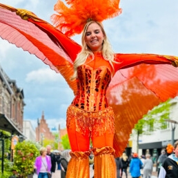 Actor Beesd  (NL) Stilt act - Orange above