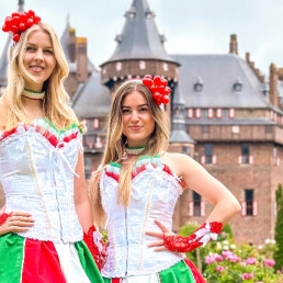 Animatie Beesd  (NL) Thematische hostess - Italiaanse dames