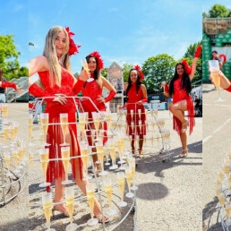 Animatie Beesd  (NL) Champagne jurk - Lady's in red