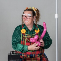 Balloon clown + popcorn handout fun