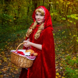 Character/Mascott Assen  (NL) Fairytale character Little Red Riding Hood at your event