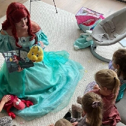 Lisa:Mermaid Princess Ariel children's party