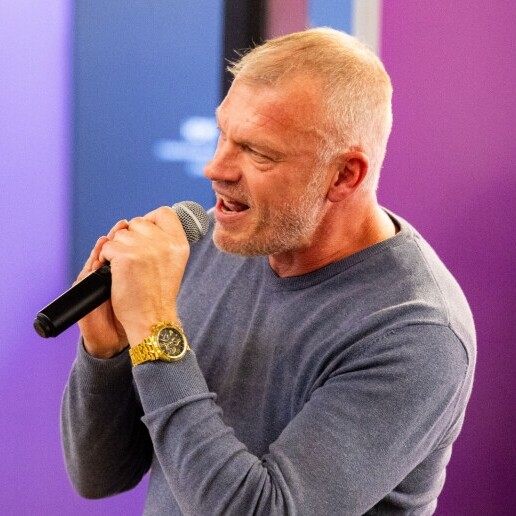 Singer (male) Amstelhoek  (NL) 