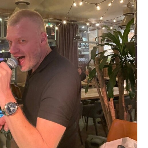 Singer (male) Amstelhoek  (NL) 