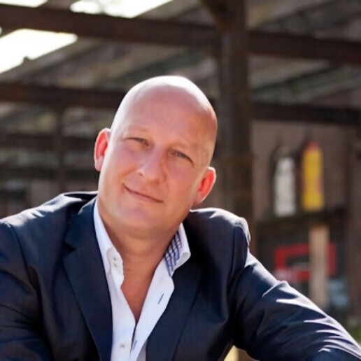 Singer (male) Hoofddorp  (NL) 