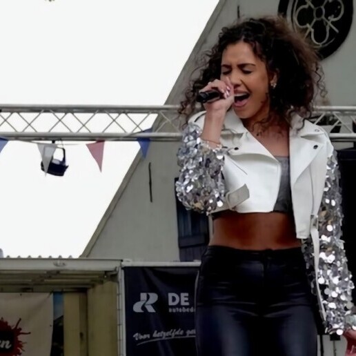 Singer (female) Haarlem  (NL) 