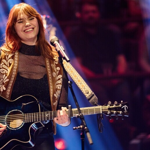 Singer (female) Aarlanderveen  (NL) 