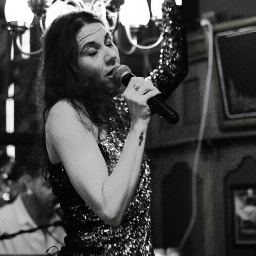 Singer (female) Groningen  (NL) 