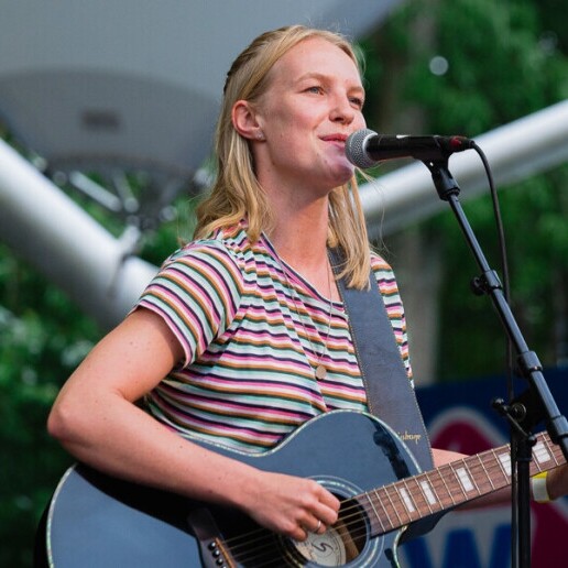 Singer (female) Den Haag  (NL) 