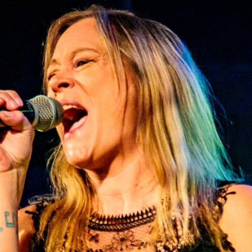 Singer (female) Gemert  (NL) 