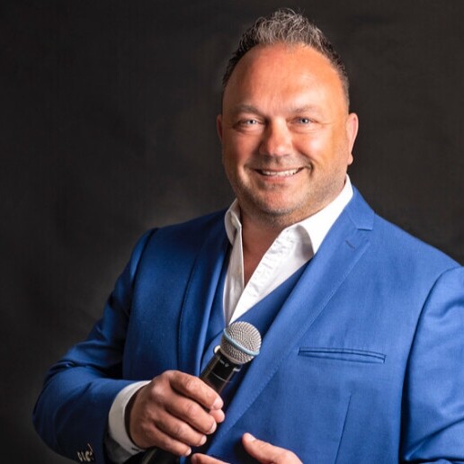 Singer (male) Apeldoorn  (NL) 