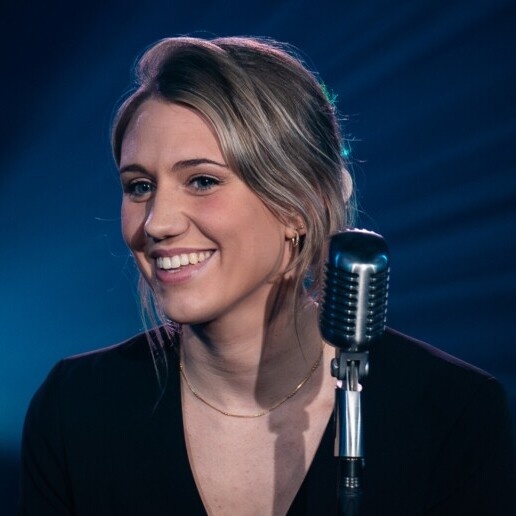 Singer (female) Maastricht  (NL) 