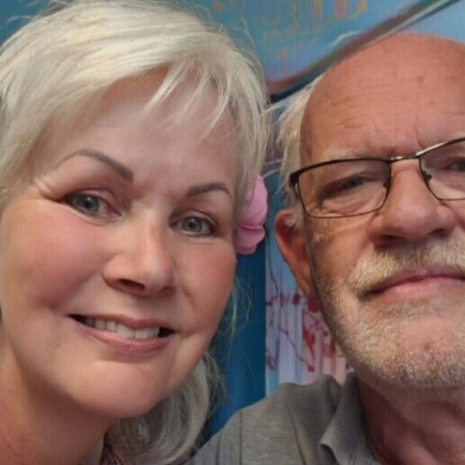 Singer (female) Emmen  (NL) 