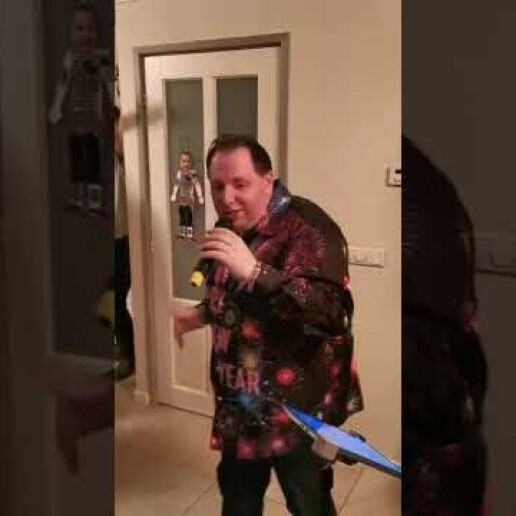 Singer (male) Delft  (NL) 