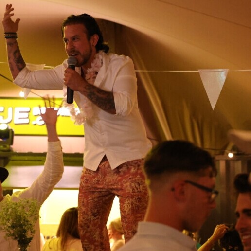 Singer (male) Den Haag  (NL) 