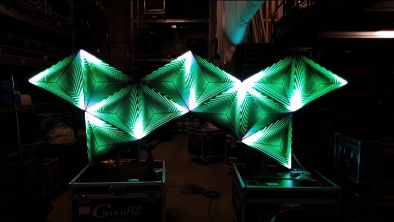 vj with 3d ledvideo djbooth