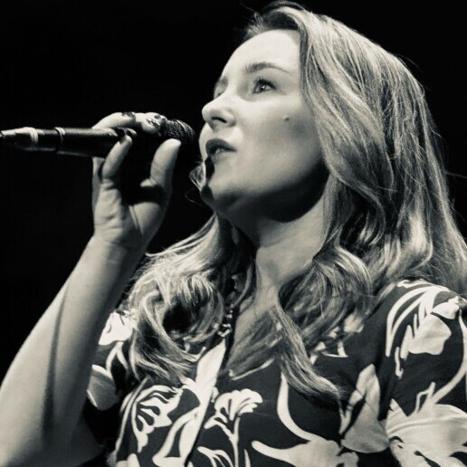 Singer (female) Zoetermeer  (NL) 