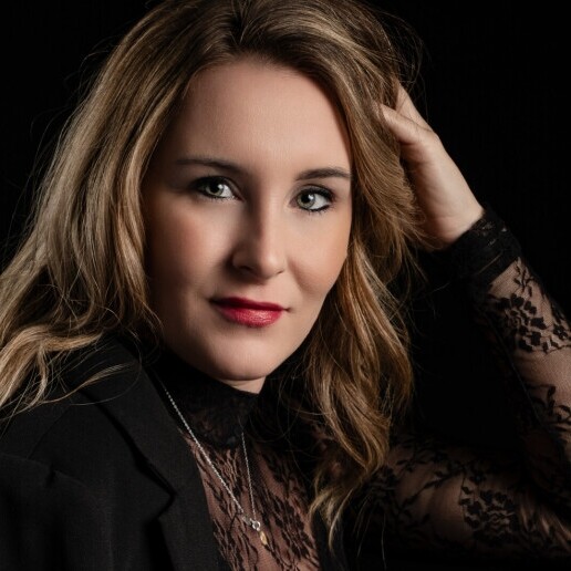 Singer (female) Zoetermeer  (NL) 