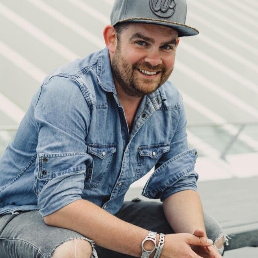 Singer (male) Brummen  (NL) 