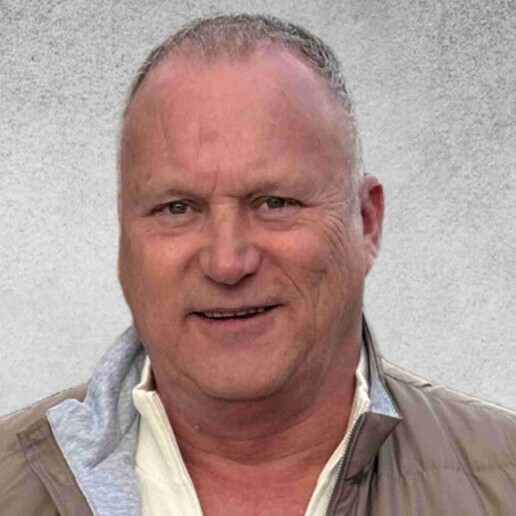 Singer (male) Emmen  (NL) 