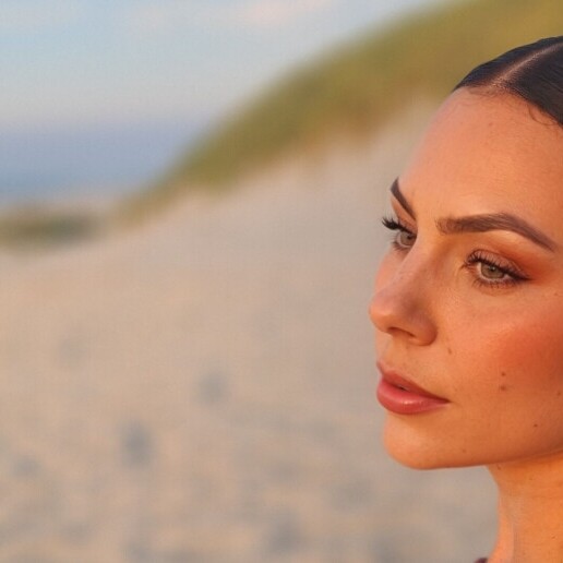 Singer (female) Rijswijk  (Zuid Holland)(NL) 