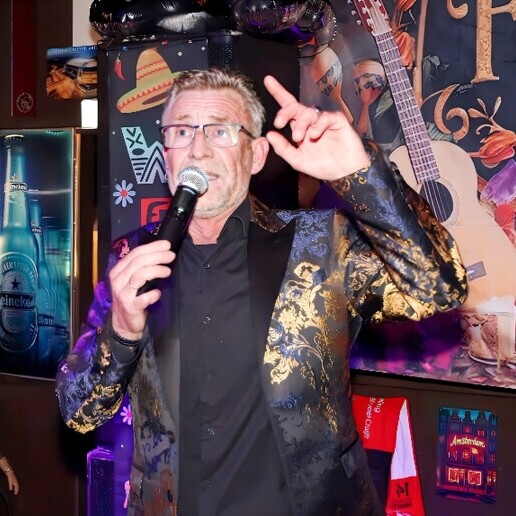 Singer (male) Wijk en Aalburg  (NL) 