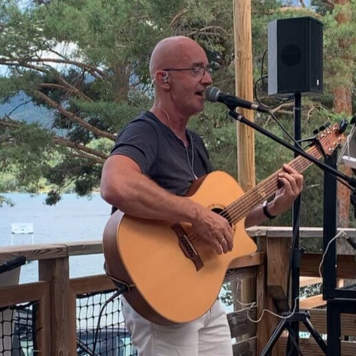 Singer (male) Dordrecht  (NL) 