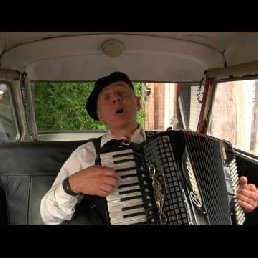 Hans de Cock - accordionist/guitarist