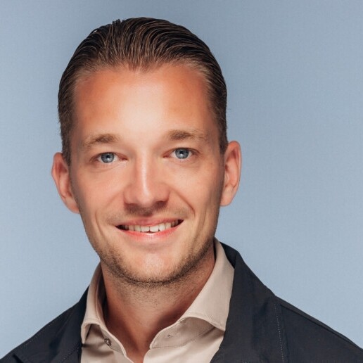 Singer (male) Halfweg  (Noord Holland)(NL) 