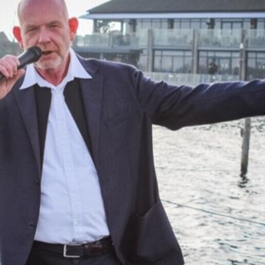 Singer (male) Grou  (NL) 