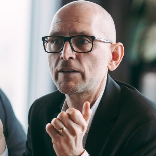 Speaker Velserbroek  (NL) 