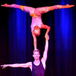 Partner Acrobatics - Dans & Acrobatiek