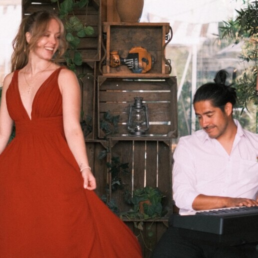 Singer (female) Breda  (NL) 