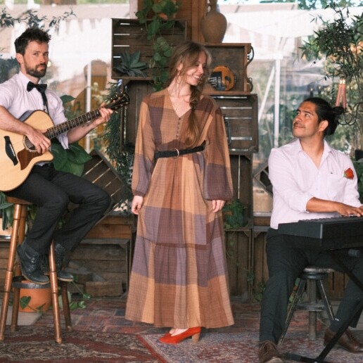 Singer (female) Breda  (NL) 