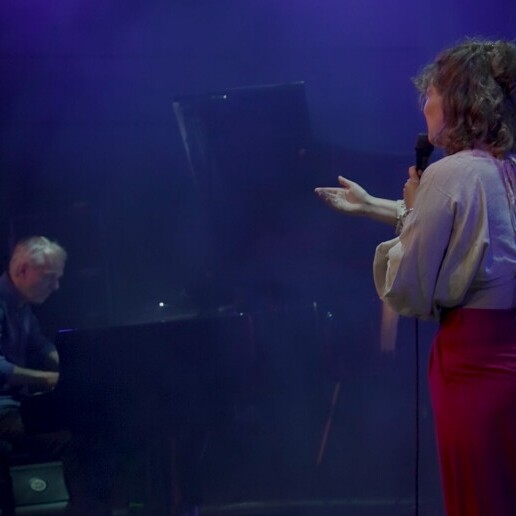 Singer (female) Arnhem  (NL) 