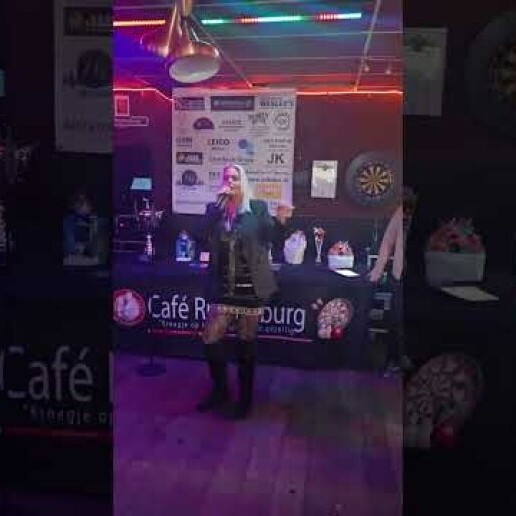 Singer (female) Beverwijk  (NL) 