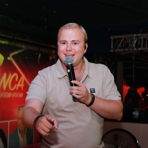 Singer (male) Almere  (NL) 