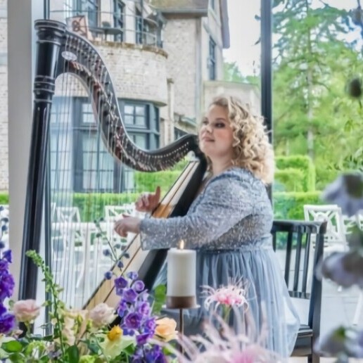 Singer (female) Drachten  (NL) 