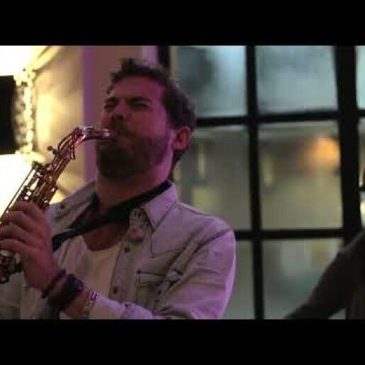 DJ Amsterdam  (NL) Saxy Soundsystem (Female DJ & Saxophone)