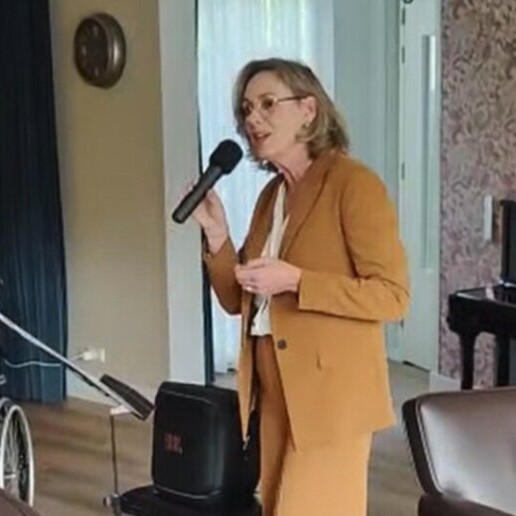 Singer (female) Zeist  (NL) 