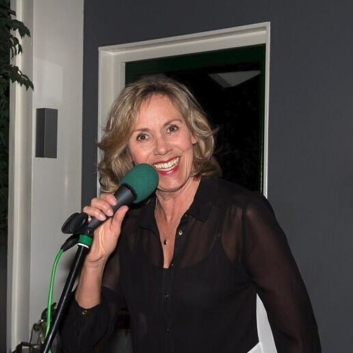 Singer (female) Zeist  (NL) 